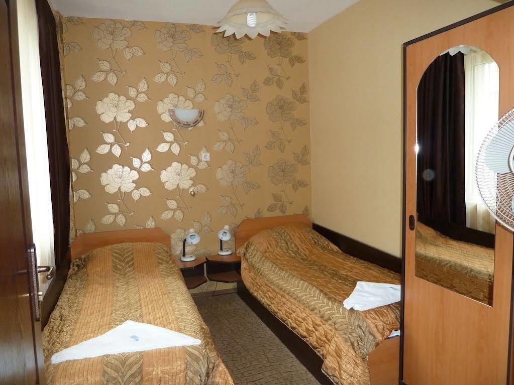 Tarnovski Dom Guest Rooms Veliko Tarnovo Exterior photo